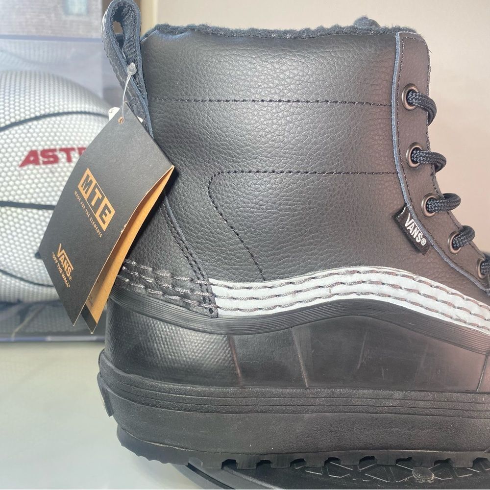 🆕 Vans Standard Mid Snow MTE 'Cole Navin' - Mens 9.5 - Picture 4 of 11